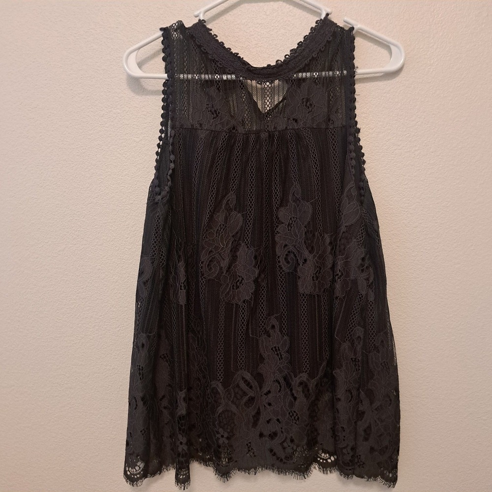 Taylor & Sage Black Floral Lace Sleeveless Top Pom Trim Keyhole Back Medium